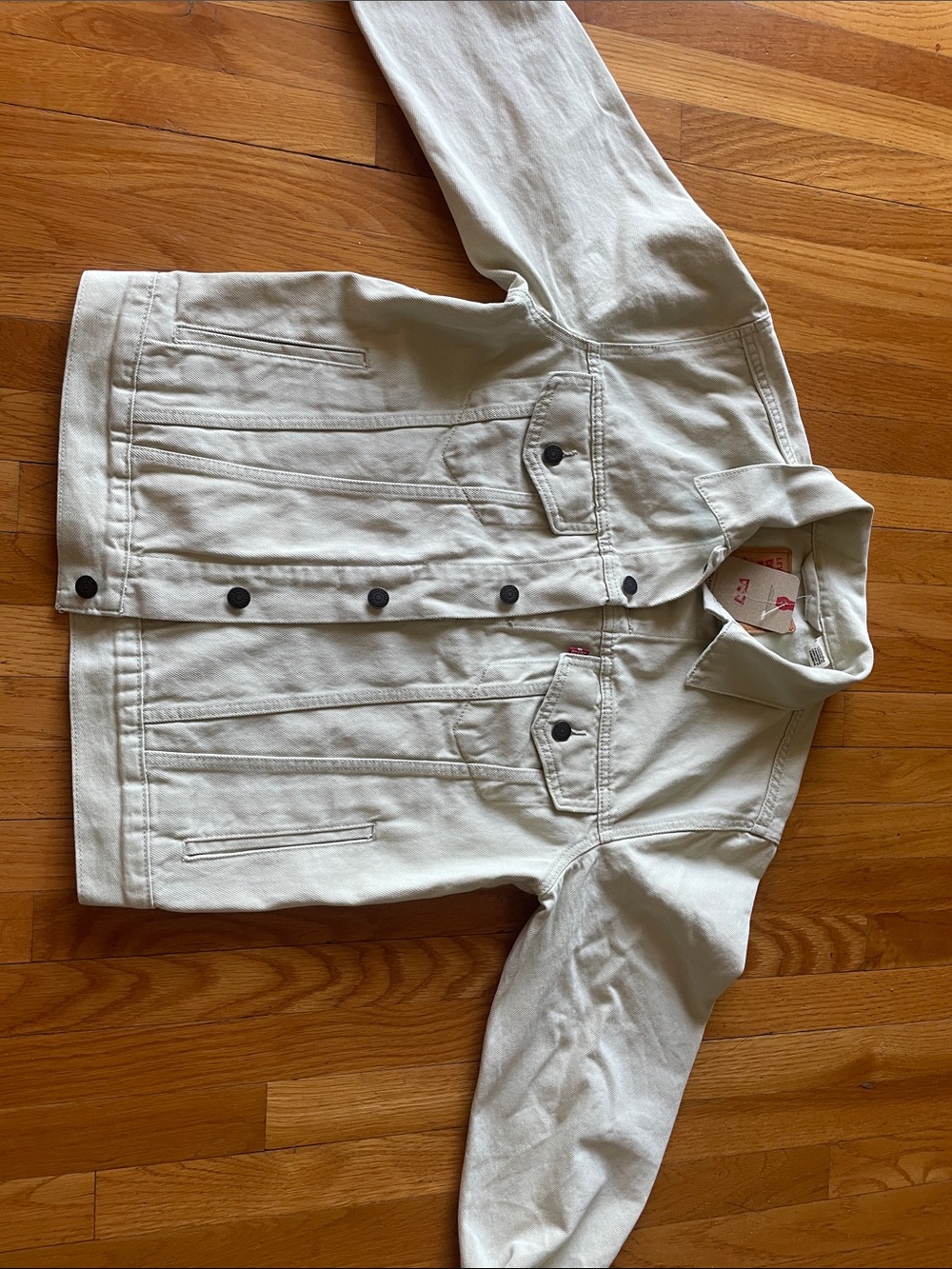 Cream Levi’s Relaxed Fit Denim Trucker Jacket